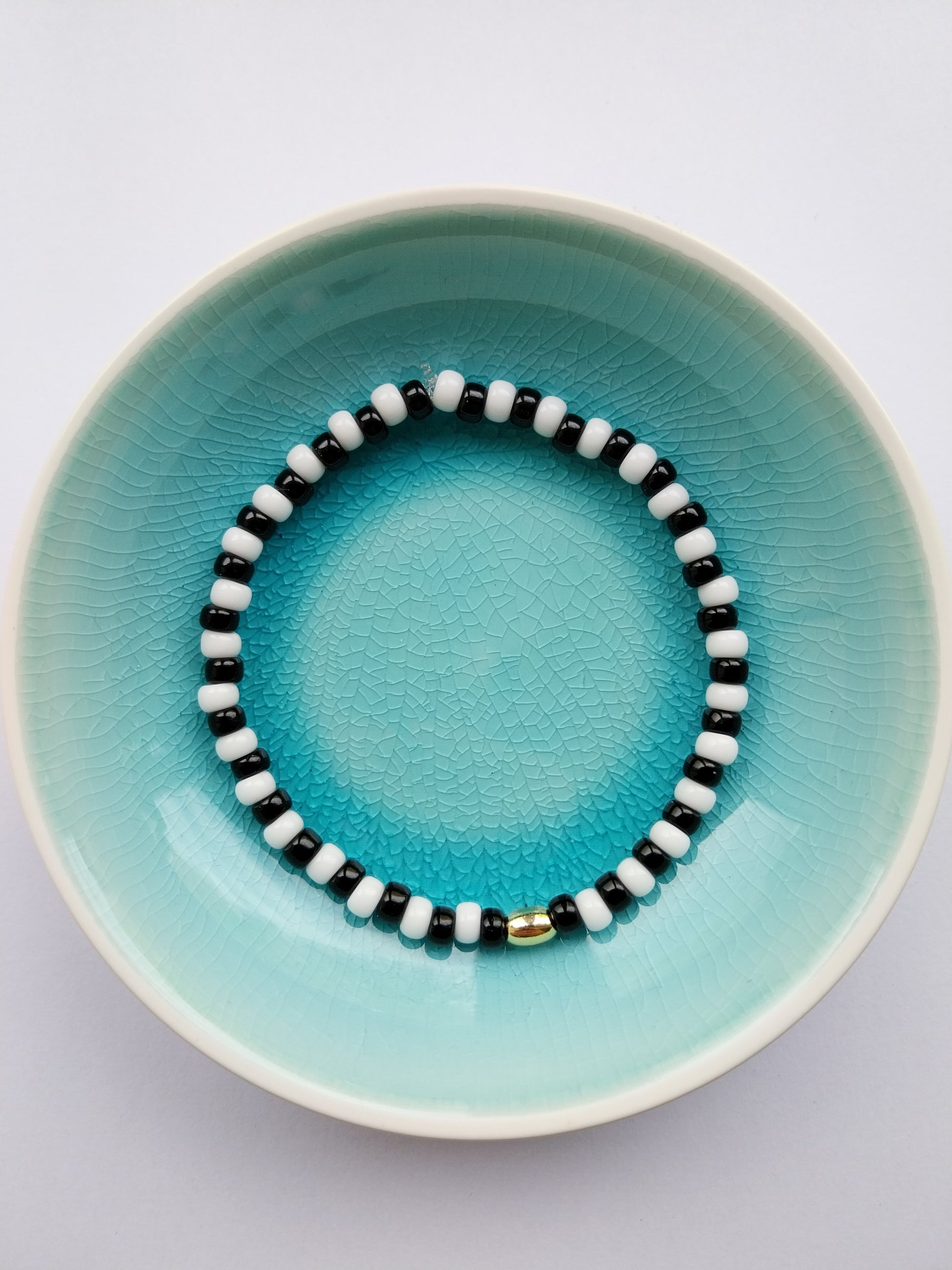 Black & White Seed Bead Bracelet