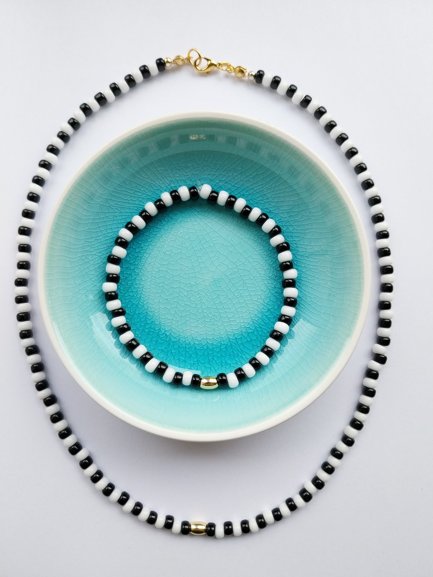 Black & White Glass Bead Necklace