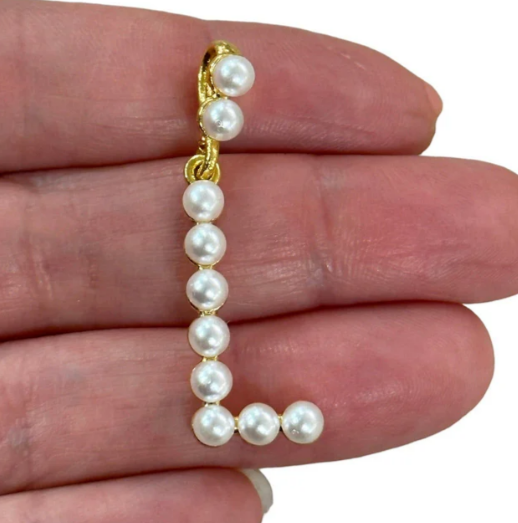 Pearl capital L charm