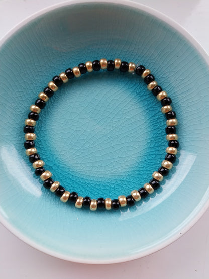 Black & Gold Elasticated Bead Bracelet