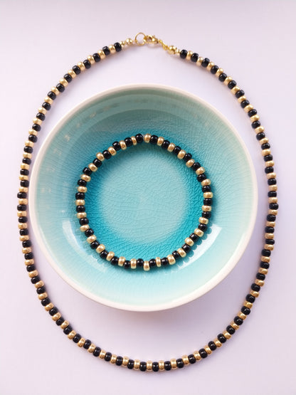 Black & Gold Elasticated Bead Bracelet