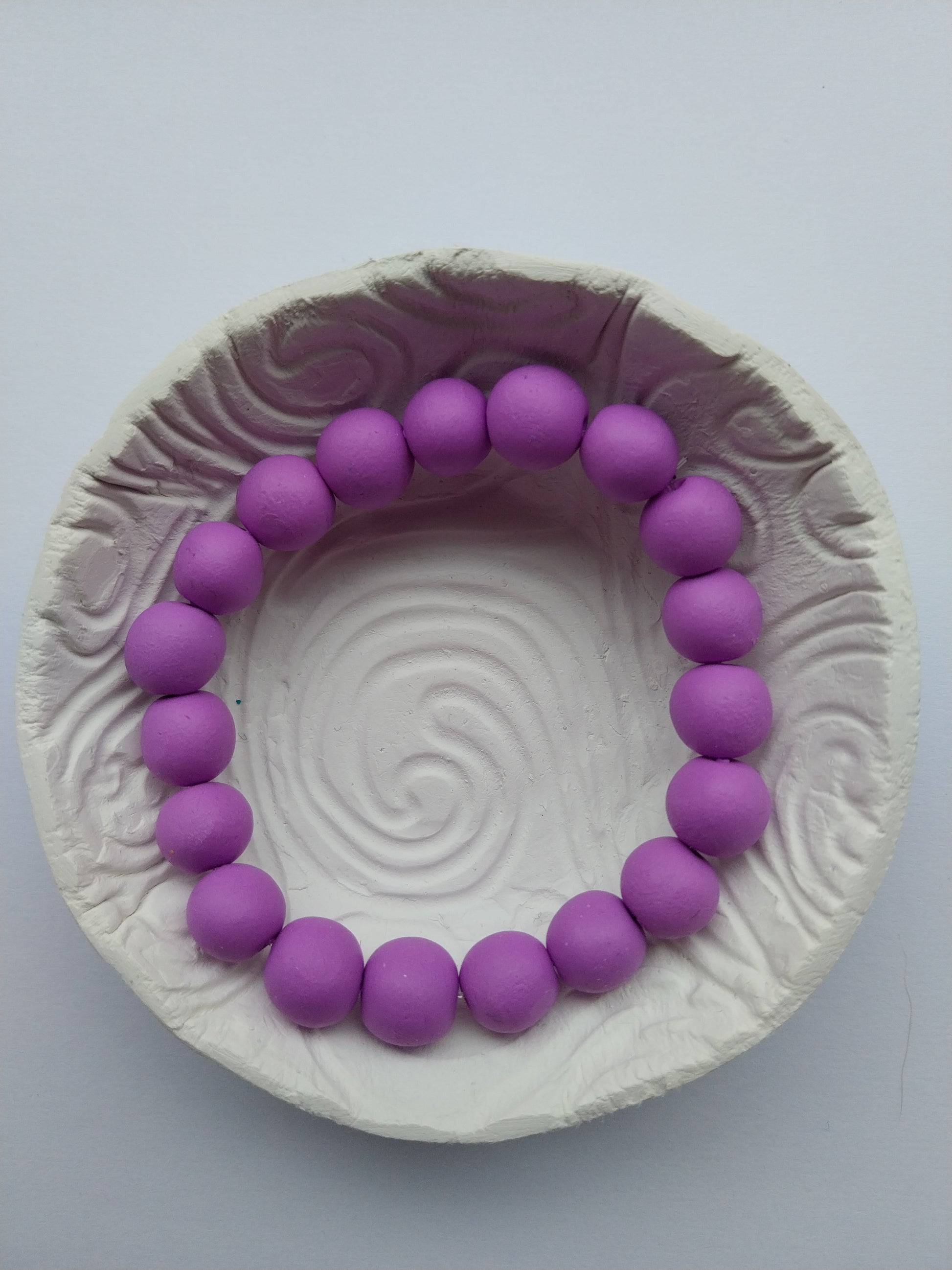 Ceramic unisex bead bracelet in lilac